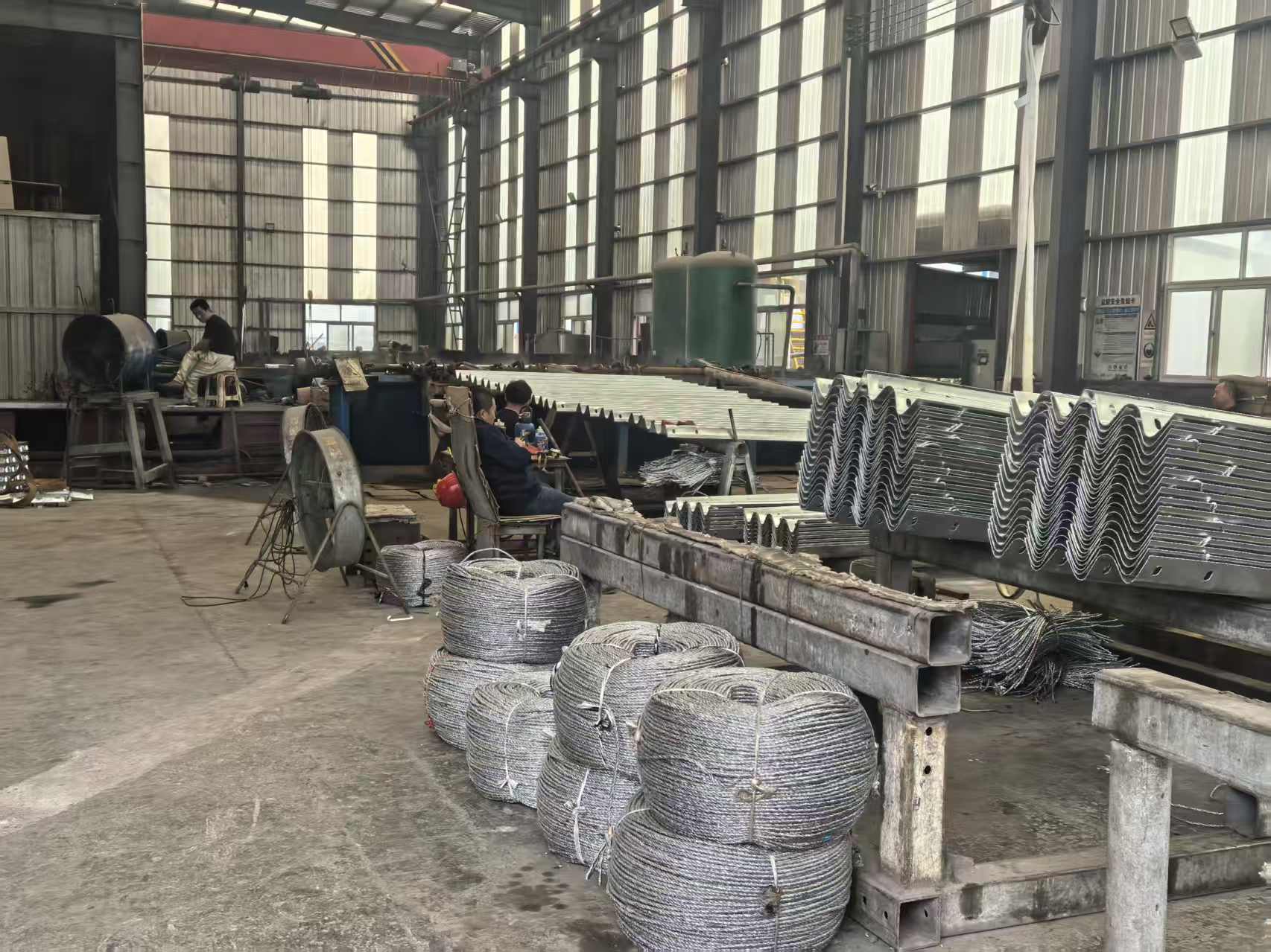 梧州市波形护栏板三波波形护栏 - 一站式服务